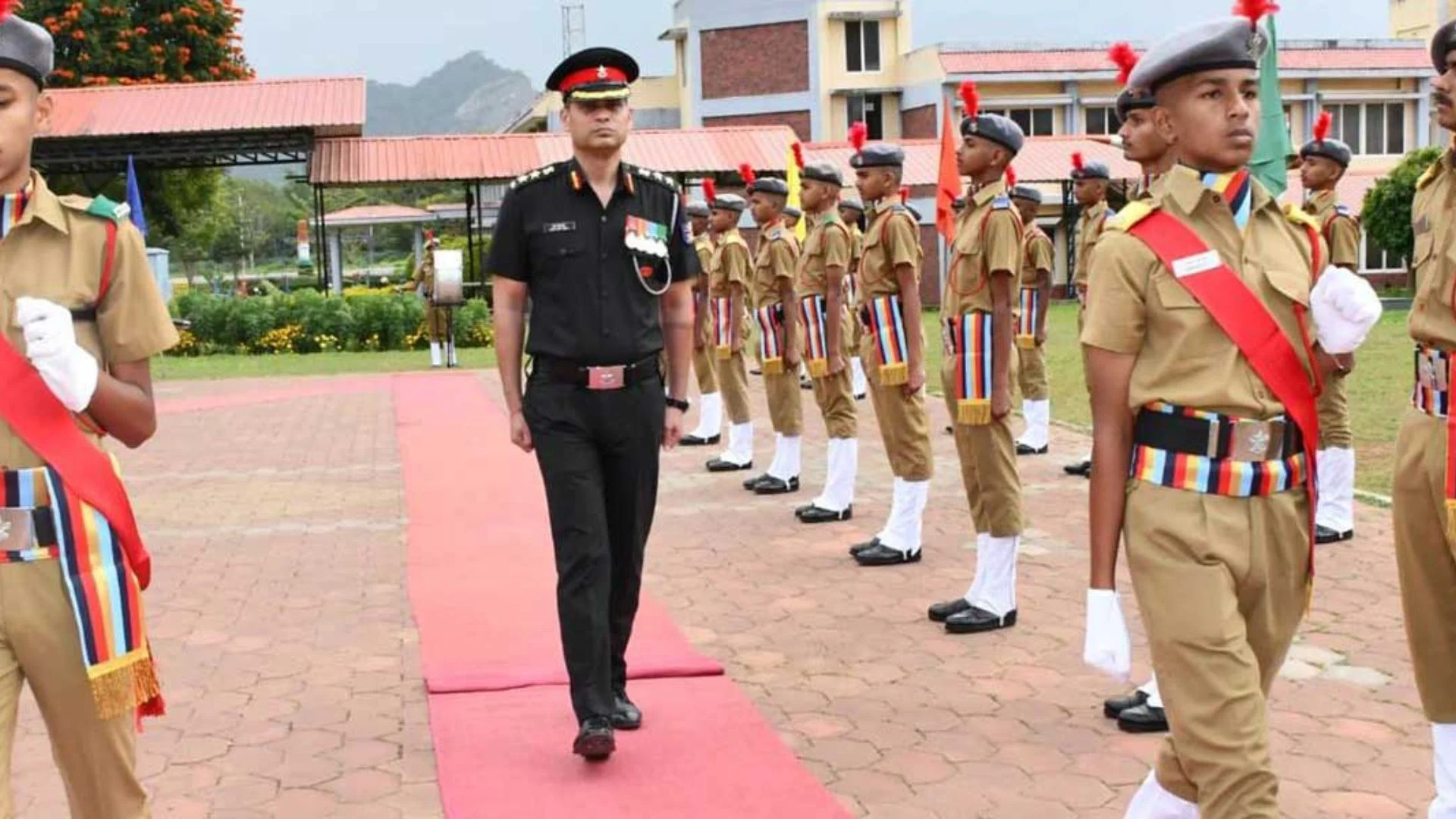 sainik school vs private school